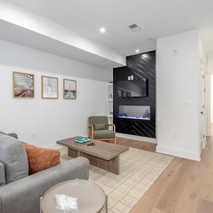 One-Bedroom Deluxe Apartment